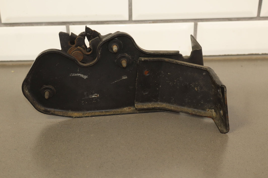 2003 - 2009 Hummer H2 OEM Center Firewall Mounted Hood Latch (Tested)