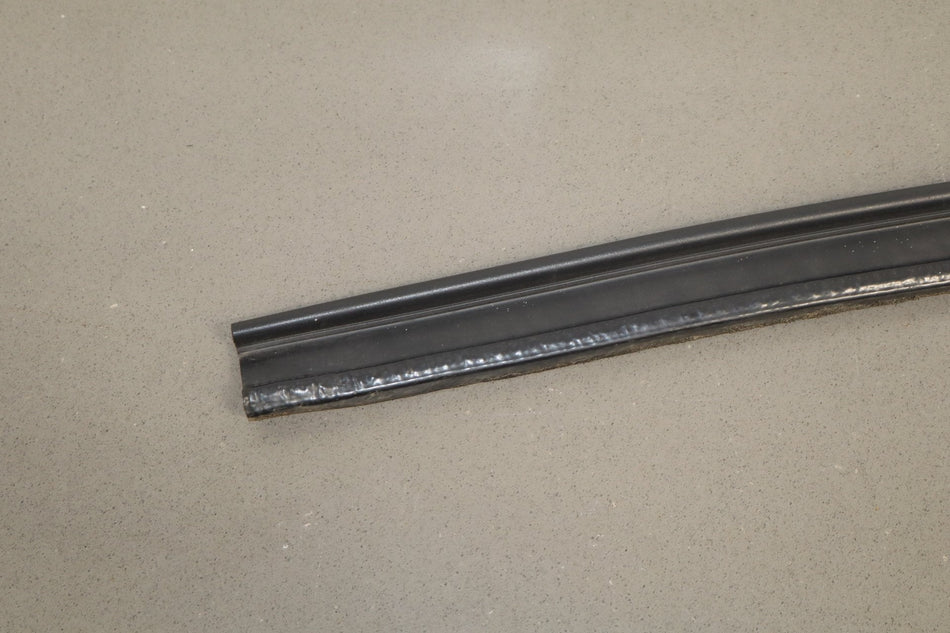 2003-2009 Hummer H2- Passenger Quarter Panel to Door Seal