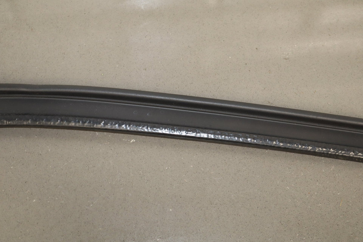 2003-2009 Hummer H2- Passenger Quarter Panel to Door Seal