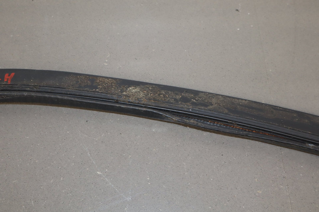 2003 - 2009 Hummer H2 - Passenger Quarter Panel to Door Seal