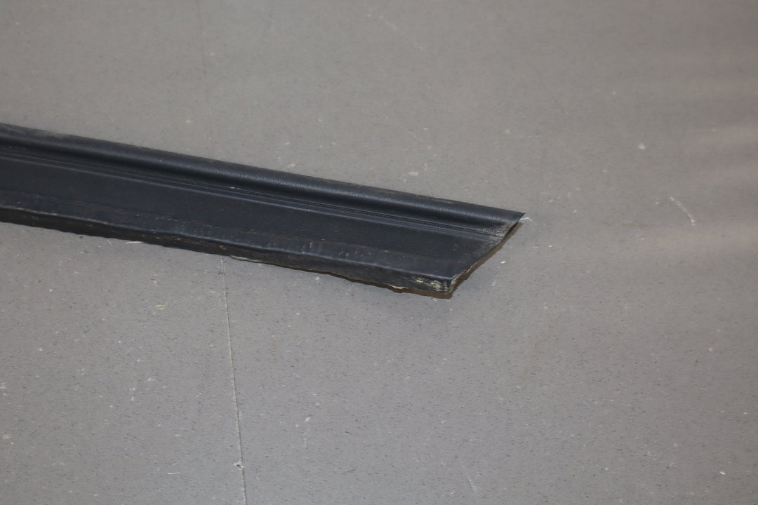 2003 - 2009 Hummer H2 - Passenger Quarter Panel to Door Seal