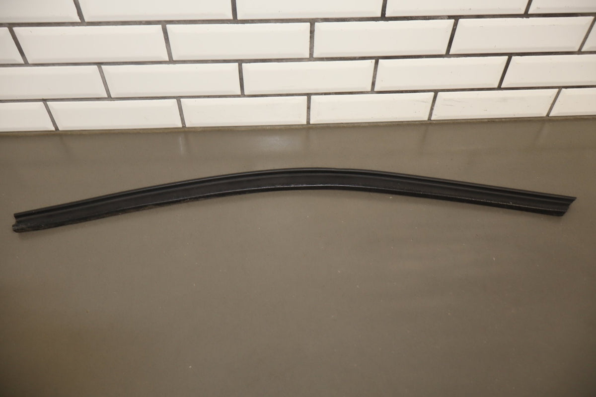 2003-2009 Hummer H2- Passenger Quarter Panel to Door Seal