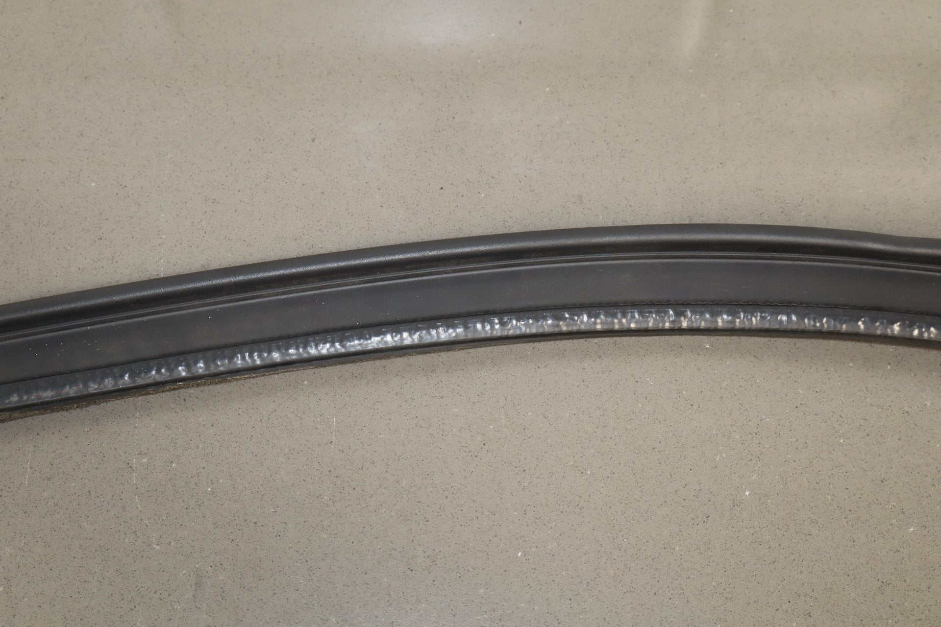 2003-2009 Hummer H2- Passenger Quarter Panel to Door Seal