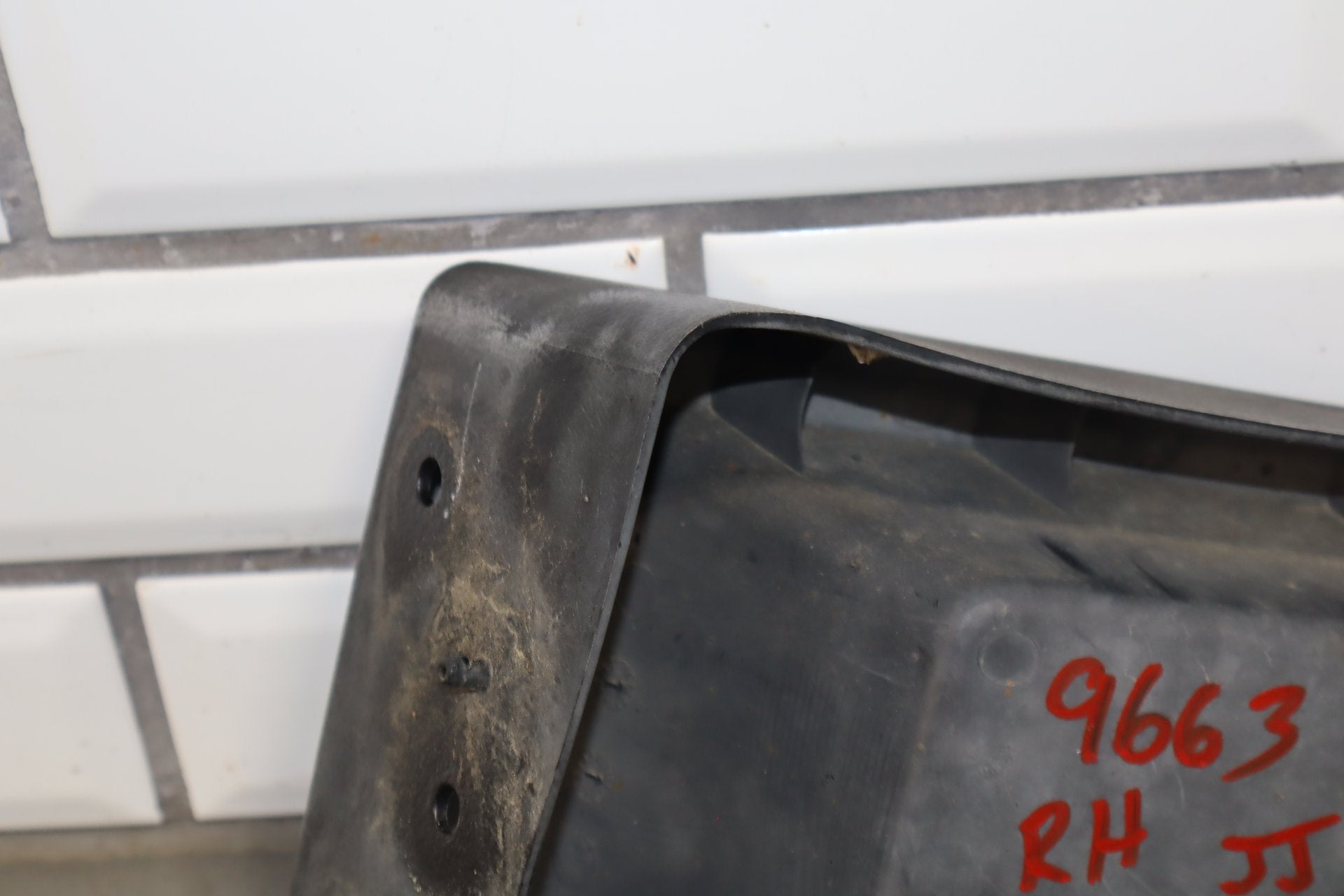 2003-2009 Hummer H2 Passenger Right Front Bumper Extension 88944406