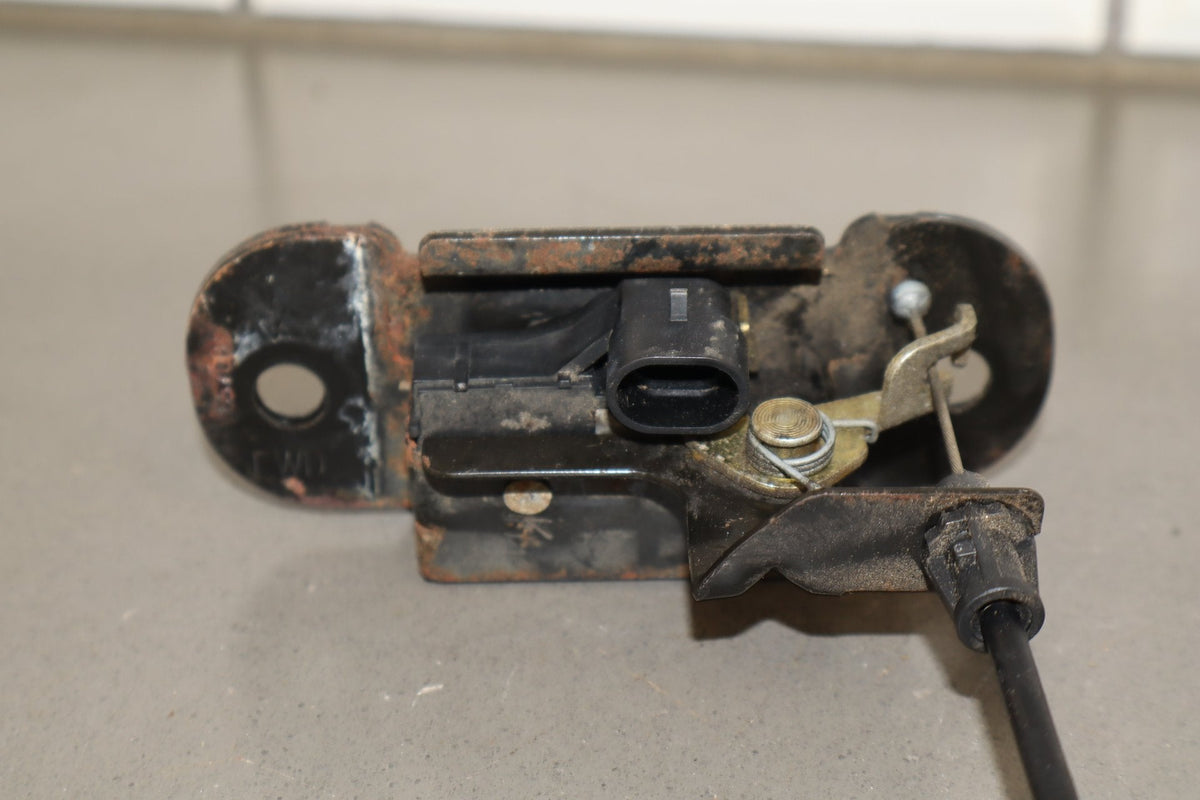 2003-2009 Hummer H2 Rear Hatch Latches W/ Release Cables