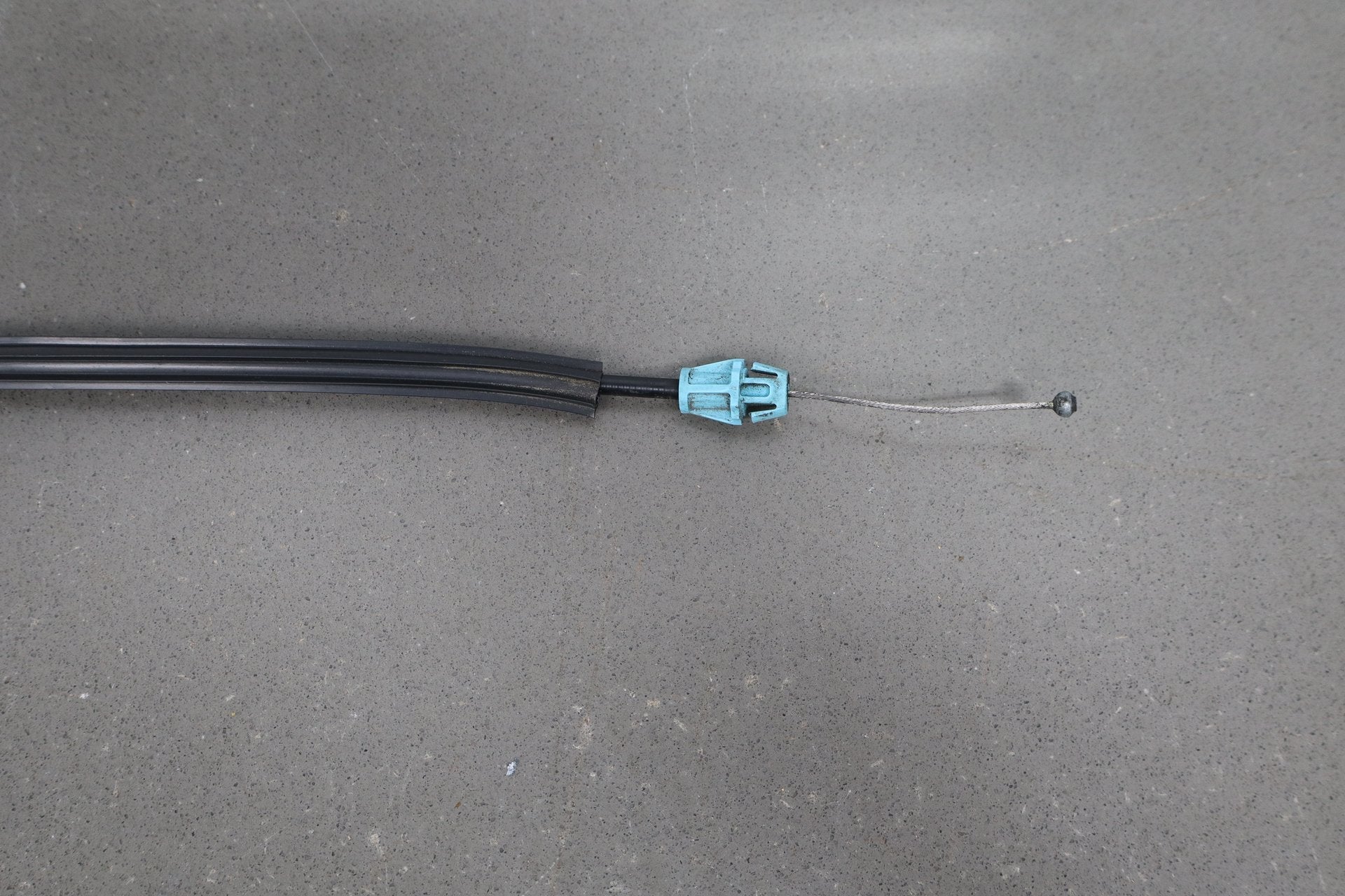 2003-2009 Hummer H2 Rear Hatch Latches W/ Release Cables