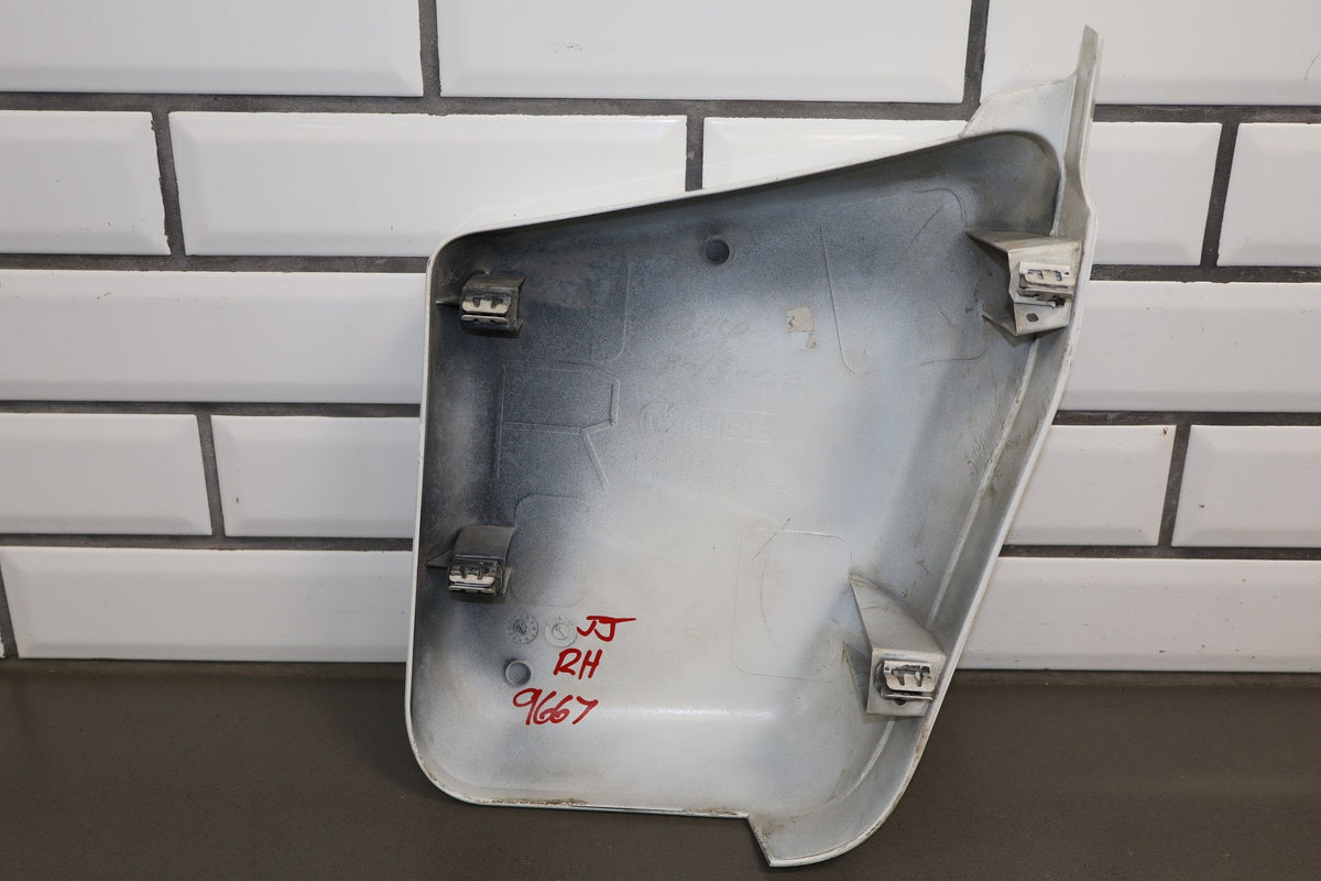 2003-2009 Hummer H2- RH Passenger Cowl Vent Panel Cap Olympic White 50