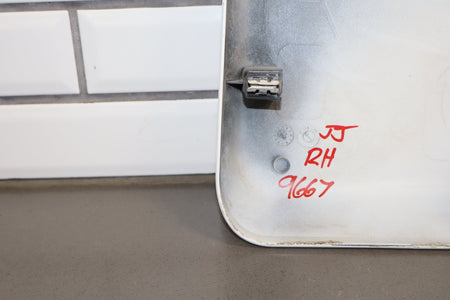 2003-2009 Hummer H2- RH Passenger Cowl Vent Panel Cap Olympic White 50