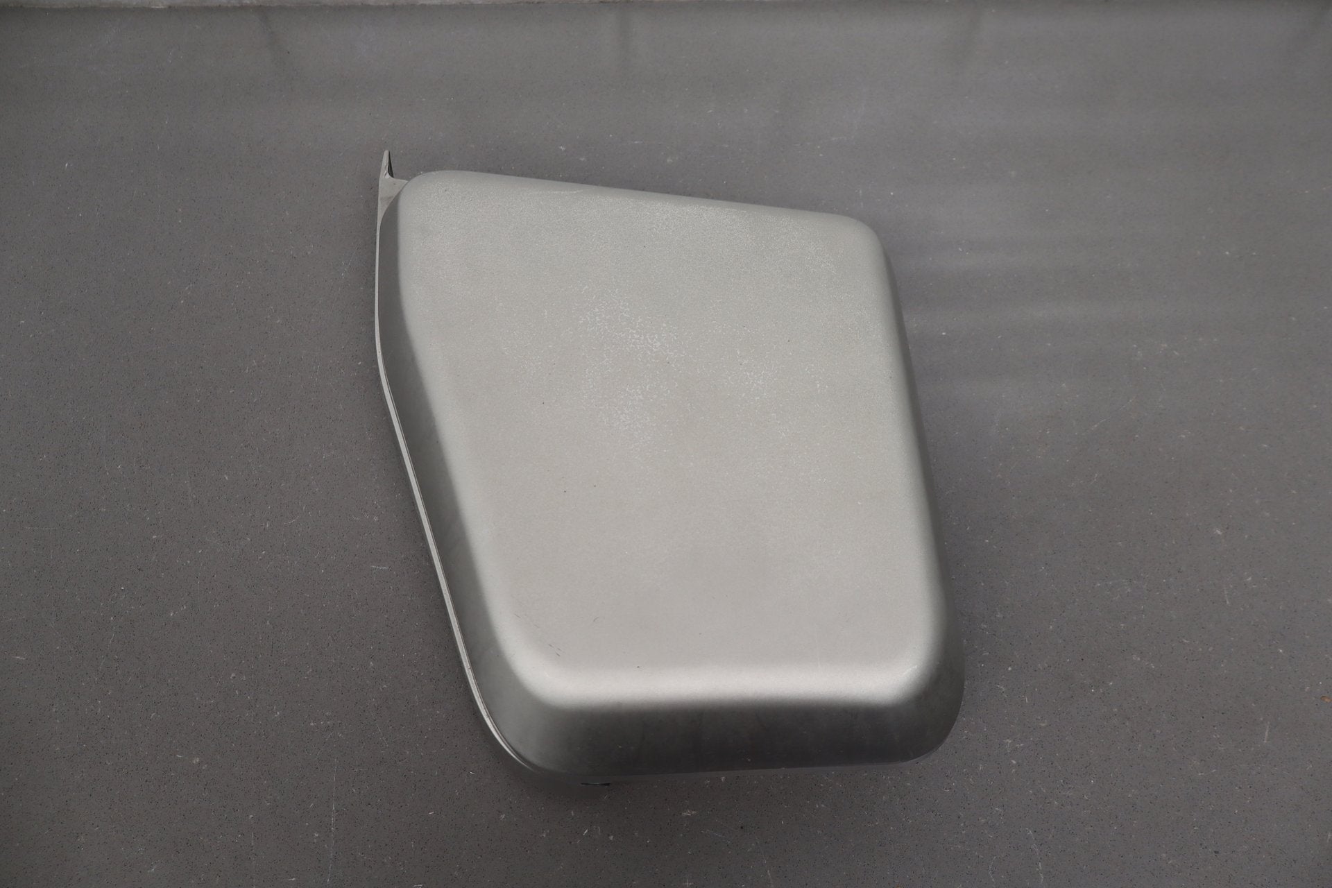 2003-2009 Hummer H2 - RH Passenger Cowl Vent Panel Cap Pewter 11