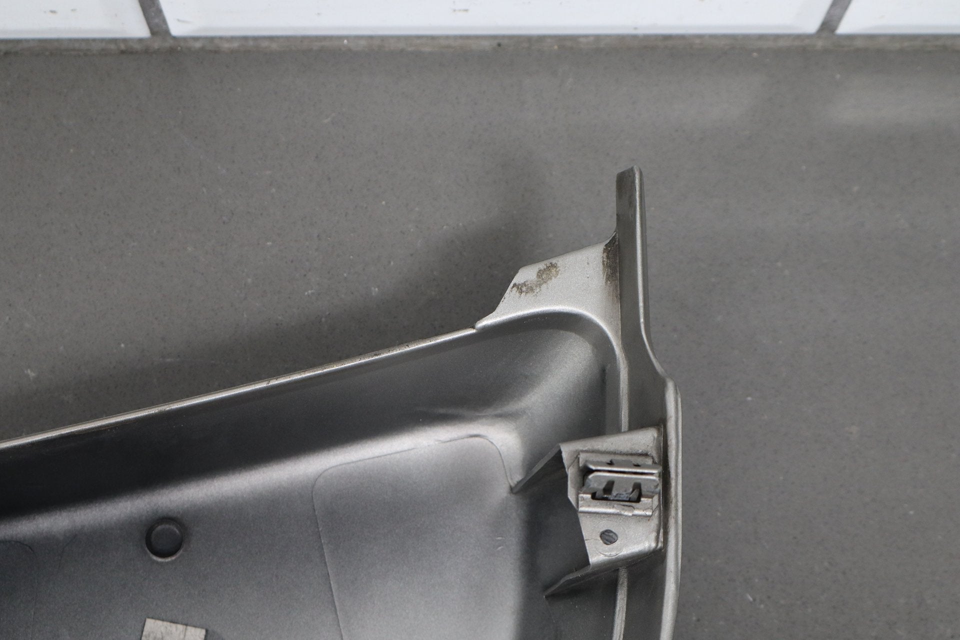 2003-2009 Hummer H2 - RH Passenger Cowl Vent Panel Cap Pewter 11