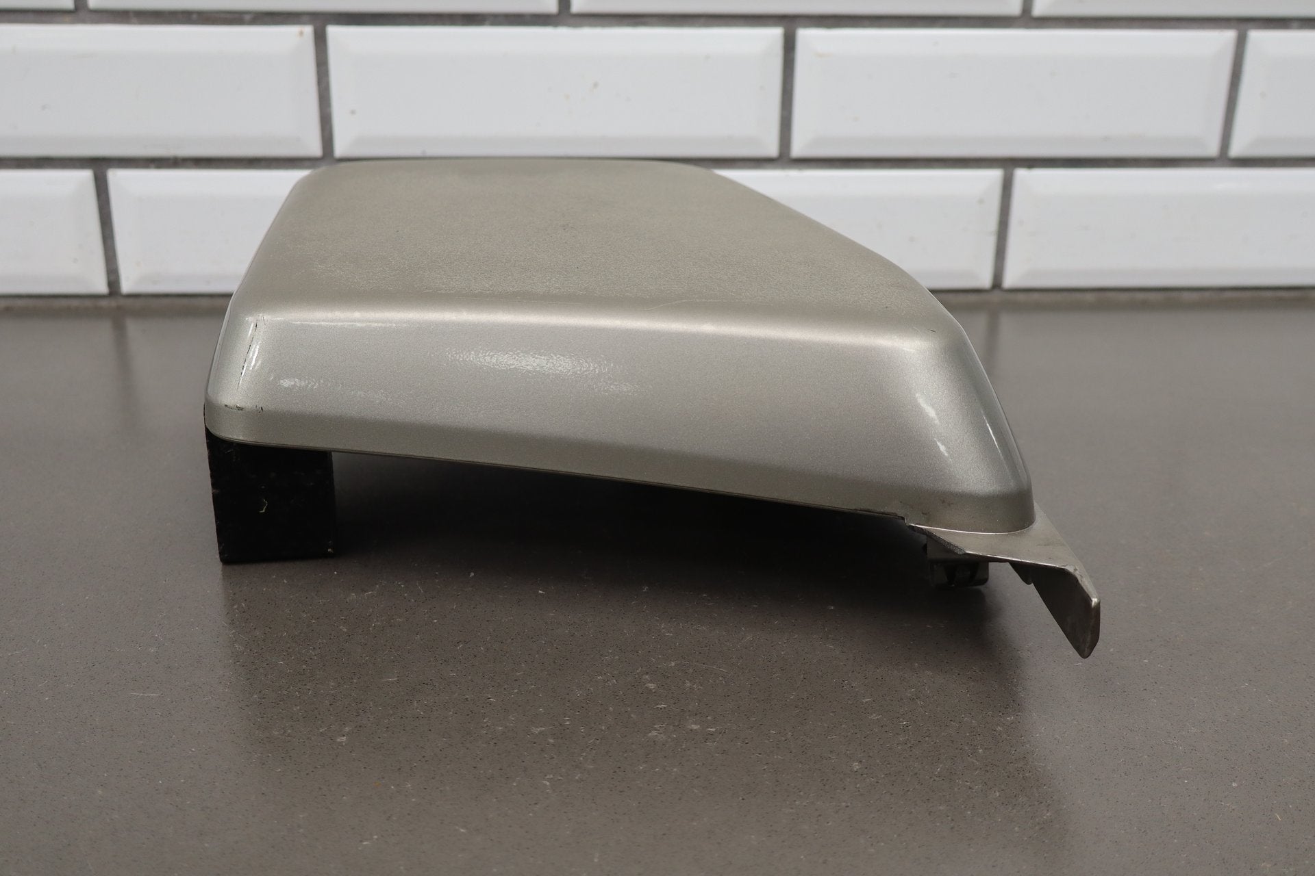 2003-2009 Hummer H2 - RH Passenger Cowl Vent Panel Cap Pewter 11