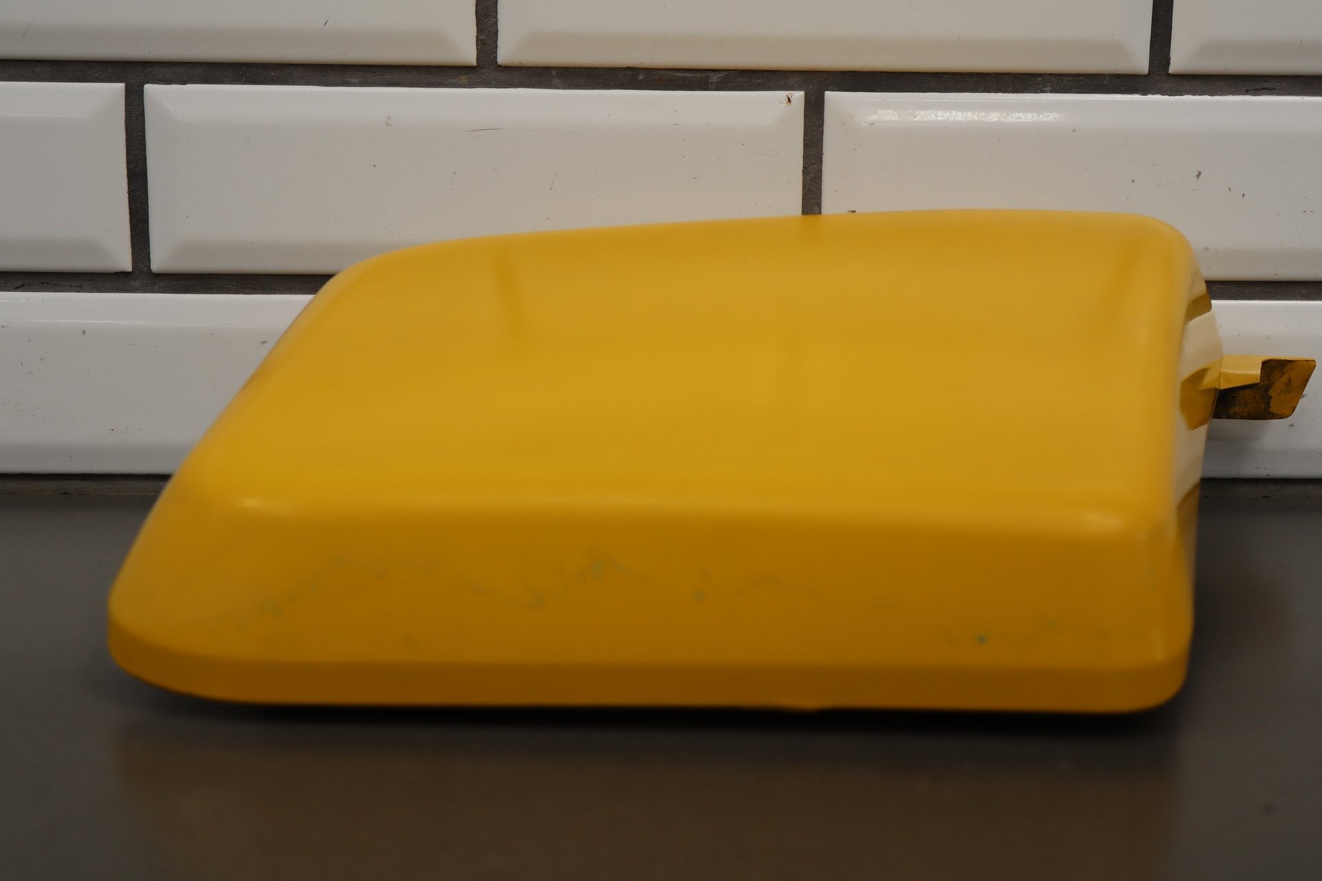 2003-2009 Hummer H2- RH Passenger Cowl Vent Panel Cap Yellow 41