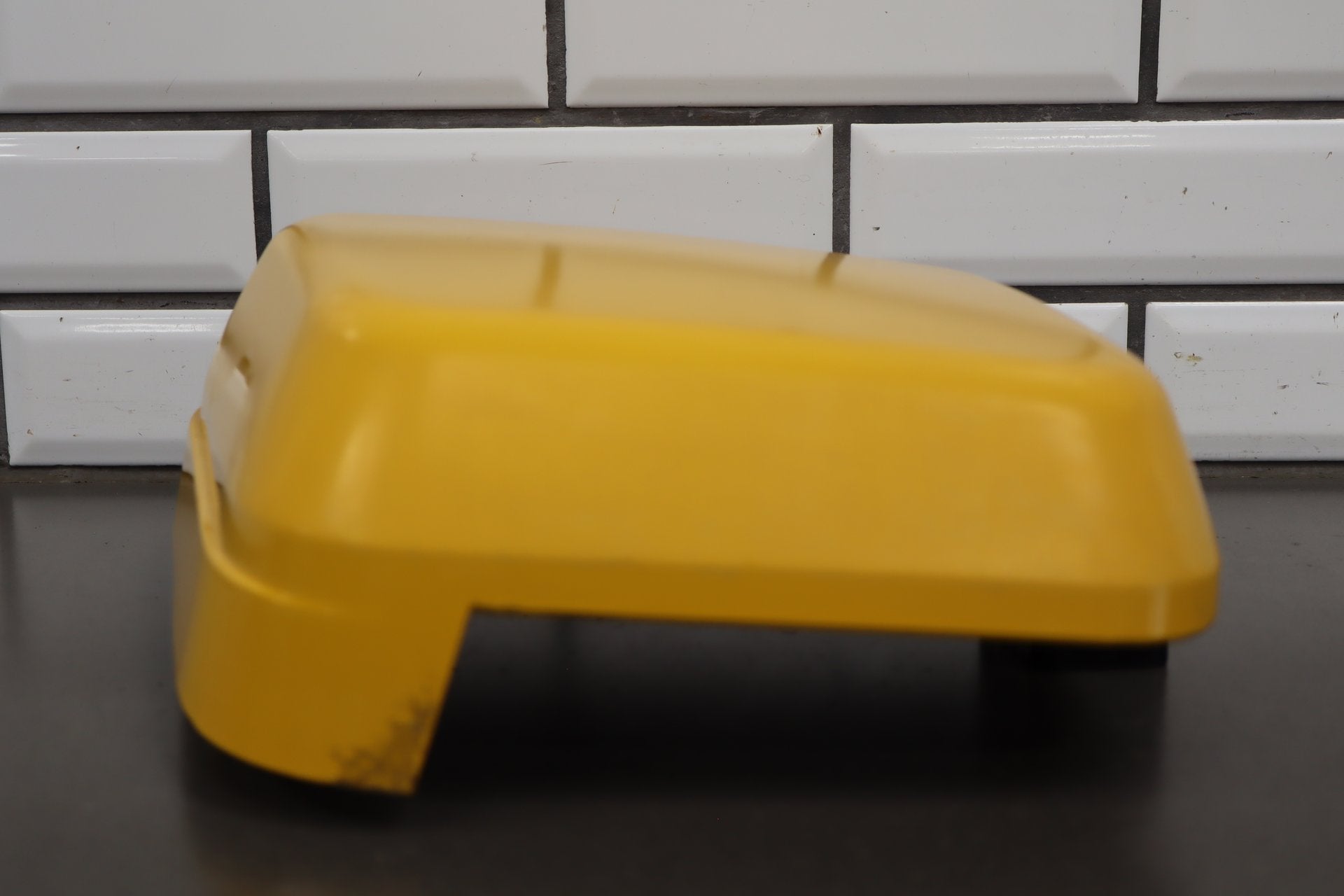 2003-2009 Hummer H2- RH Passenger Cowl Vent Panel Cap Yellow 41