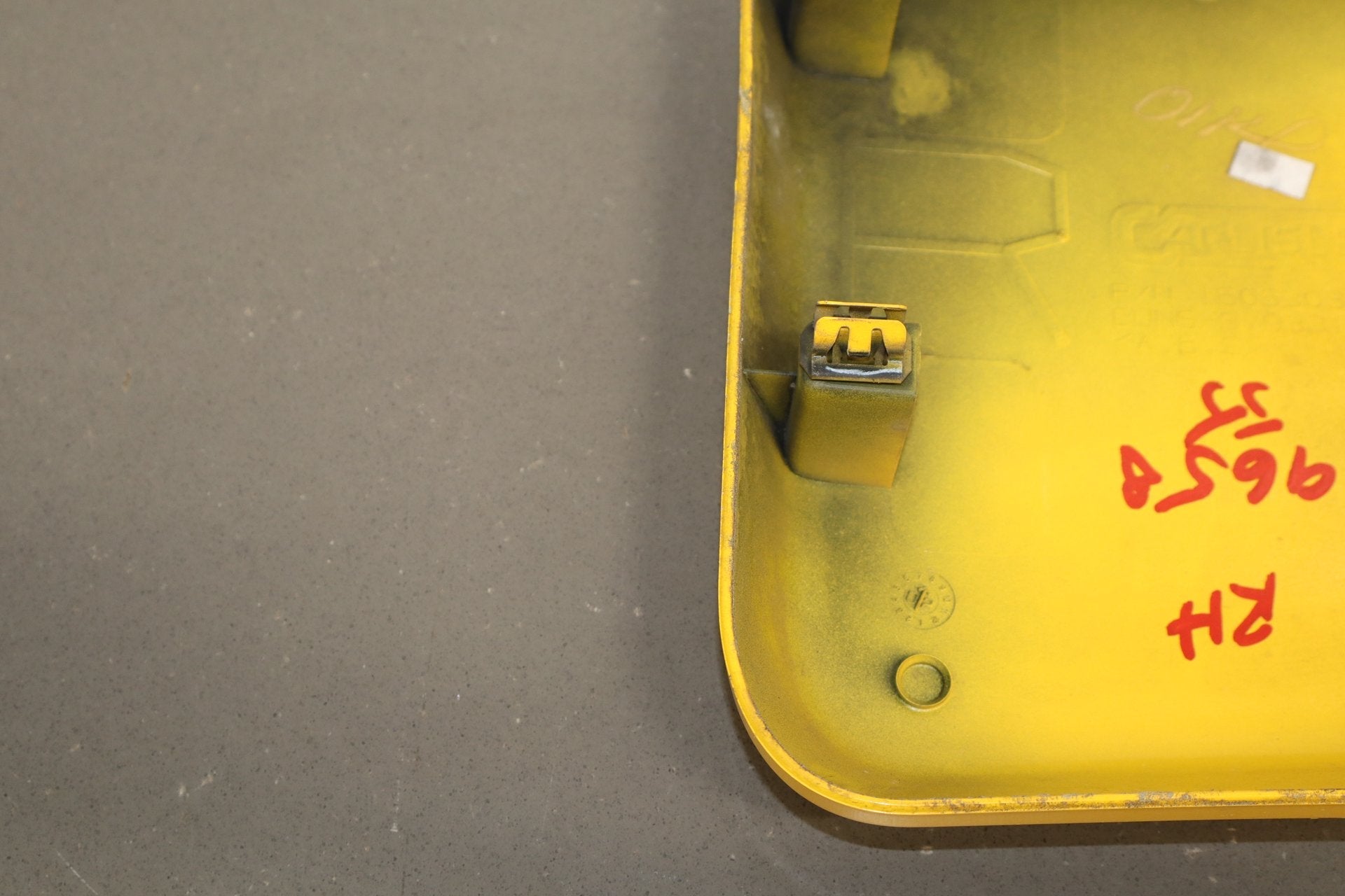 2003-2009 Hummer H2- RH Passenger Cowl Vent Panel Cap Yellow 43
