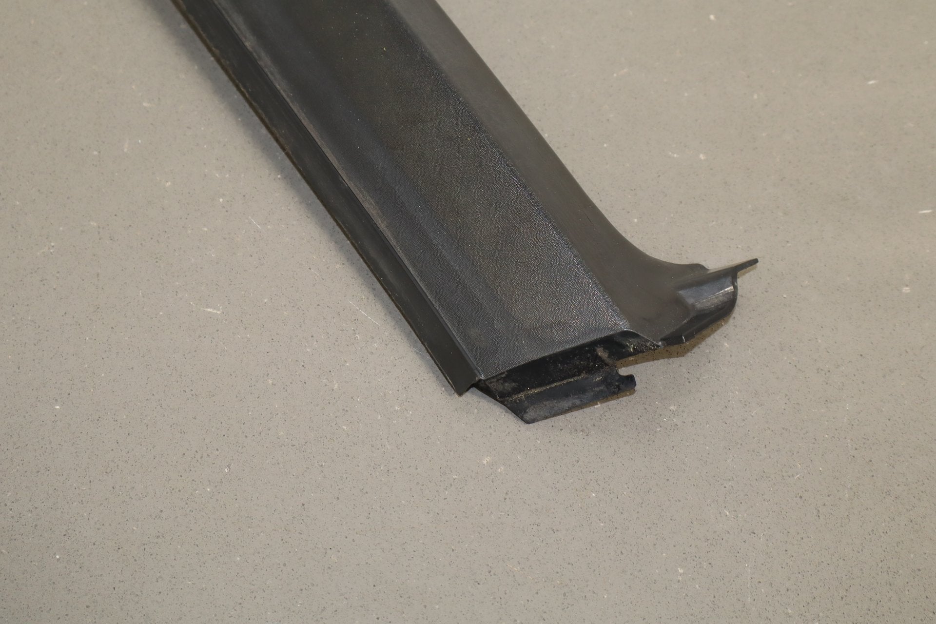 2003-2009 Hummer H2- Right Exterior A Pillar 20787558