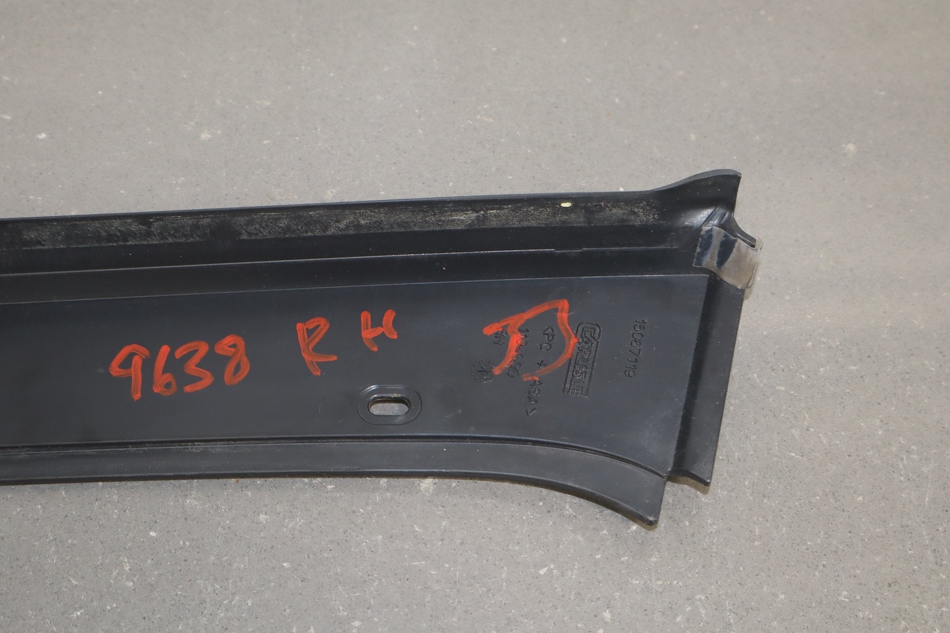 2003-2009 Hummer H2- Right Exterior A Pillar 20787558