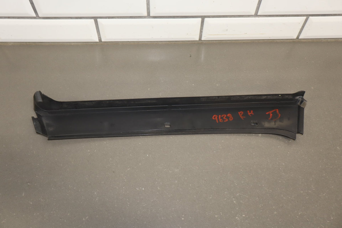 2003-2009 Hummer H2- Right Exterior A Pillar 20787558