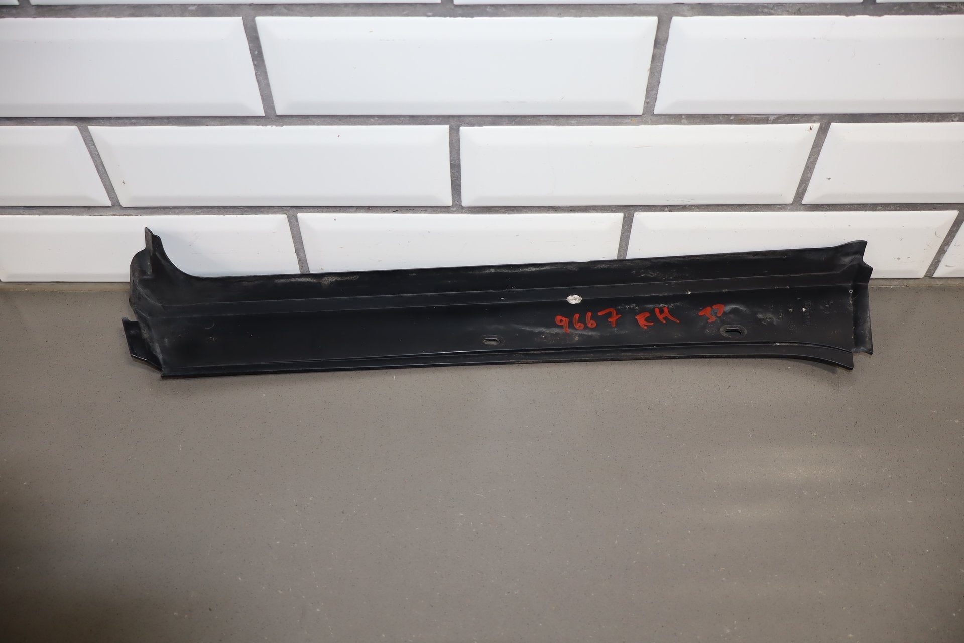 2003-2009 Hummer H2- Right Exterior A Pillar 20787558