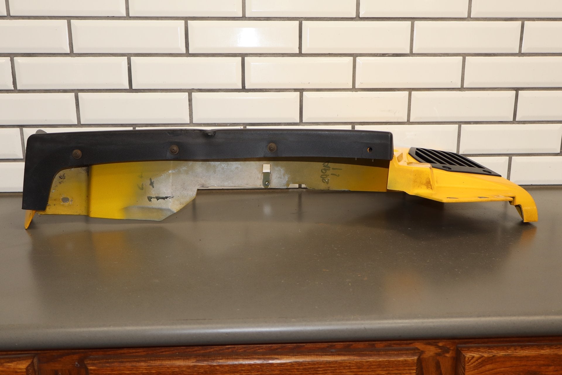2003-2009 Hummer H2 Right Fender Yellow 43