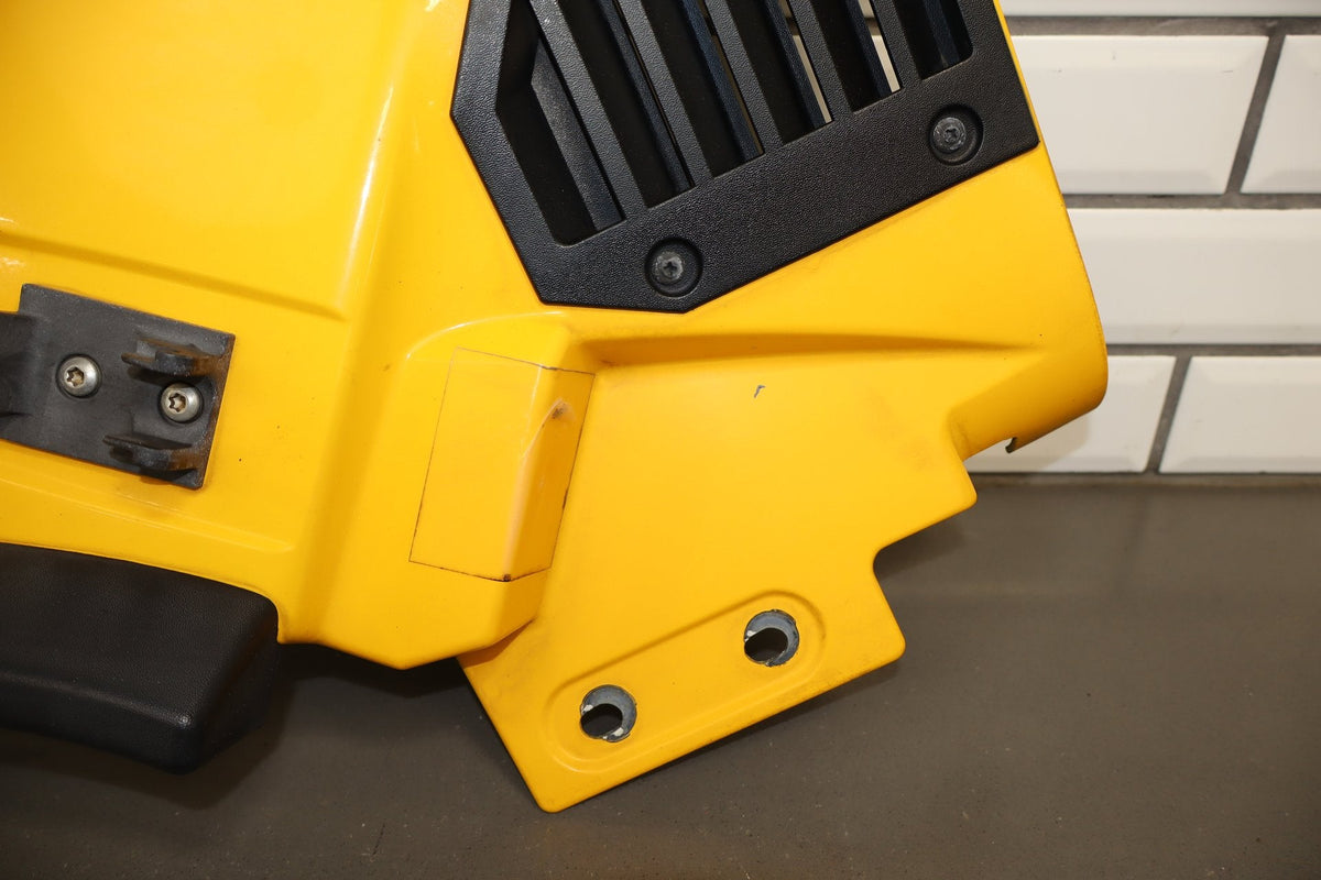 2003-2009 Hummer H2 Right Fender Yellow 43