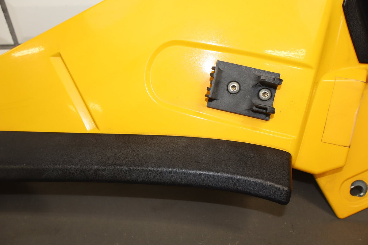 2003-2009 Hummer H2 Right Fender Yellow 43