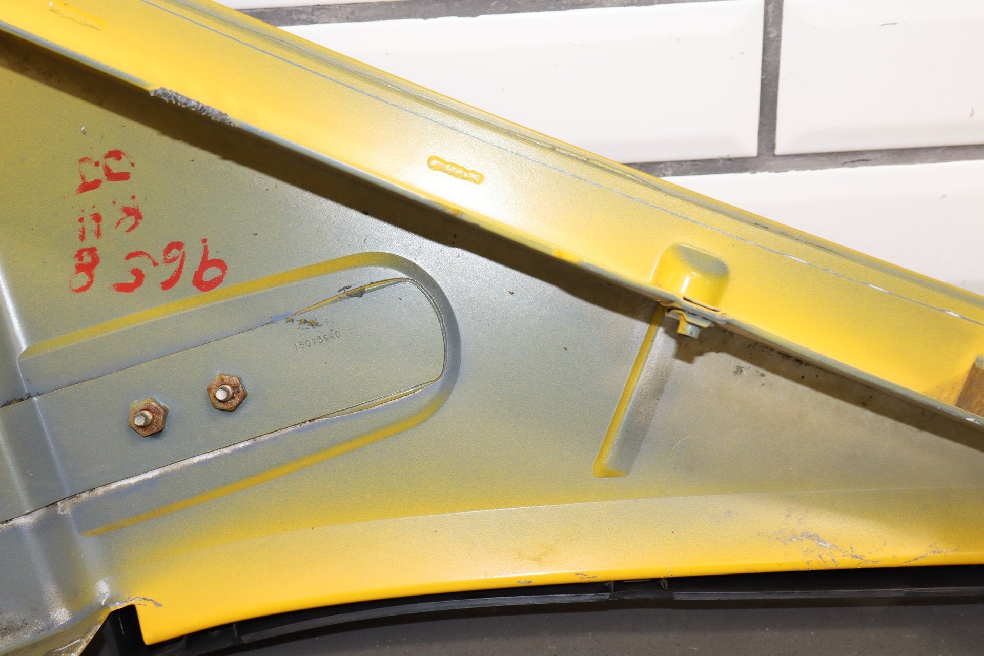 2003-2009 Hummer H2 Right Fender Yellow 43
