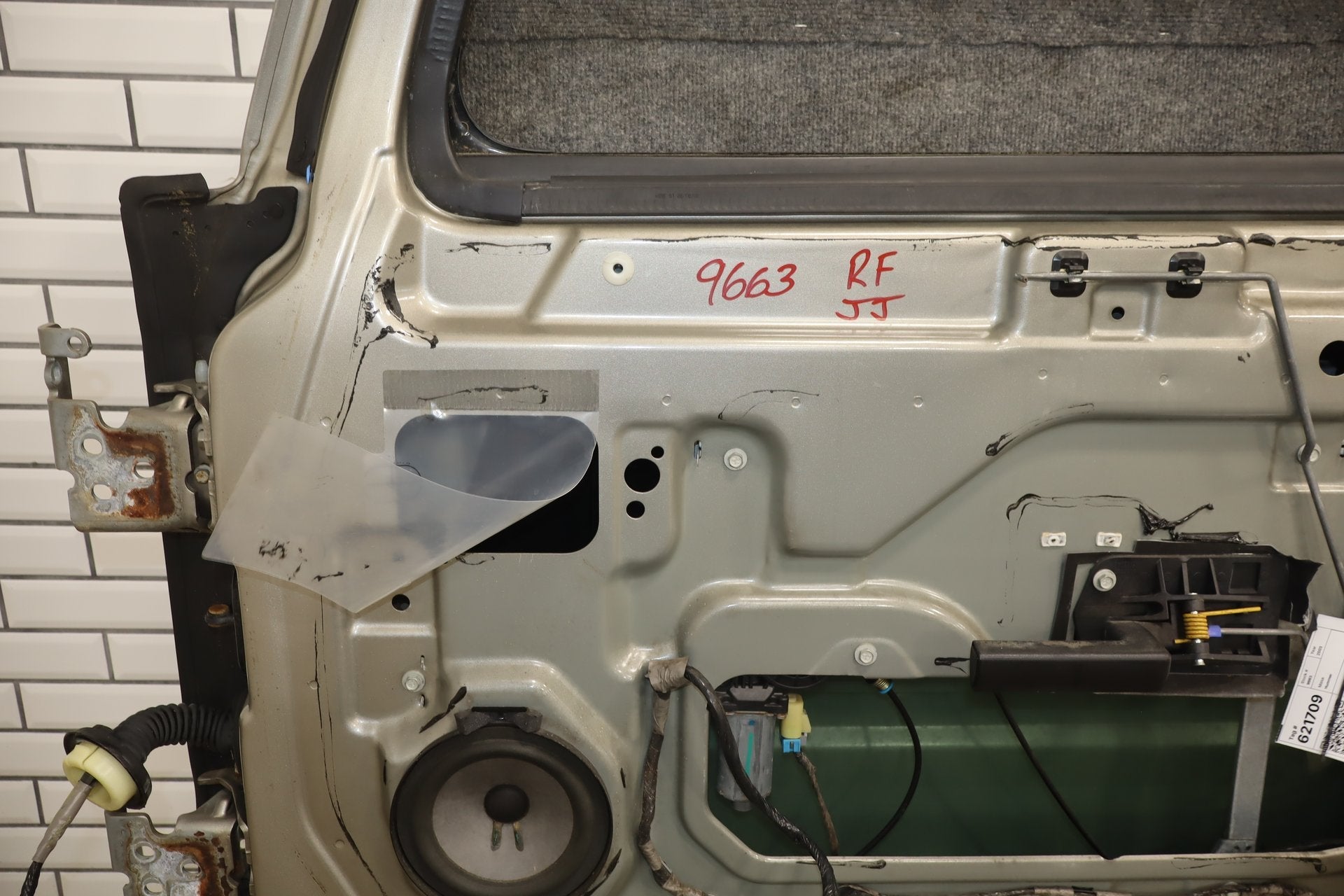 2003-2009 Hummer H2 Right Front Door Pewter 11