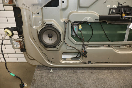 2003-2009 Hummer H2 Right Front Door Pewter 11