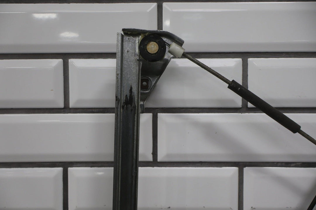 2003 - 2009 Hummer H2 Right Front Door Regulator 10390765 OEM