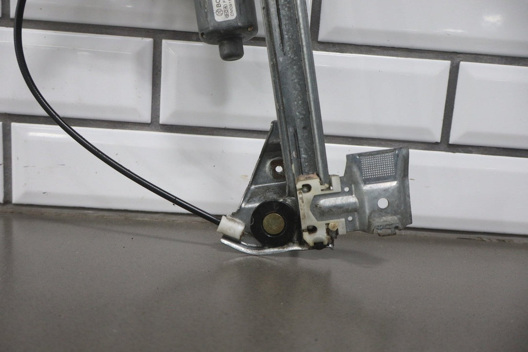 2003 - 2009 Hummer H2 Right Front Door Regulator 10390765 OEM