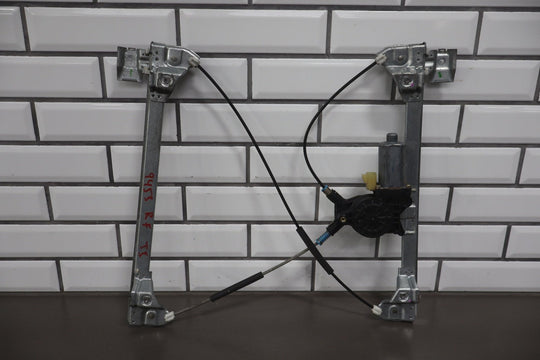 2003 - 2009 Hummer H2 Right Front Door Regulator 10390765 OEM