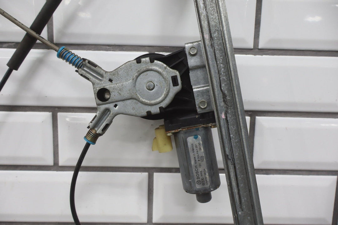 2003 - 2009 Hummer H2 Right Front Door Regulator 10390765 OEM