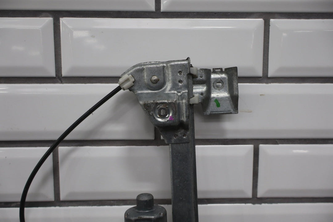 2003 - 2009 Hummer H2 Right Front Door Regulator 10390765 OEM