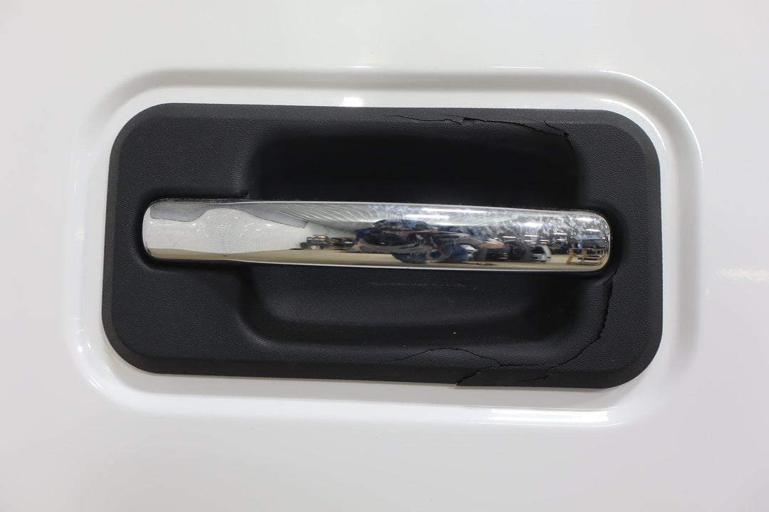 2003 - 2009 Hummer H2 Right Front Door White 50