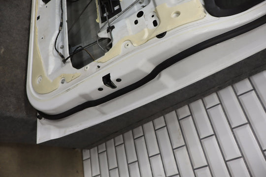 2003 - 2009 Hummer H2 Right Front Door White 50