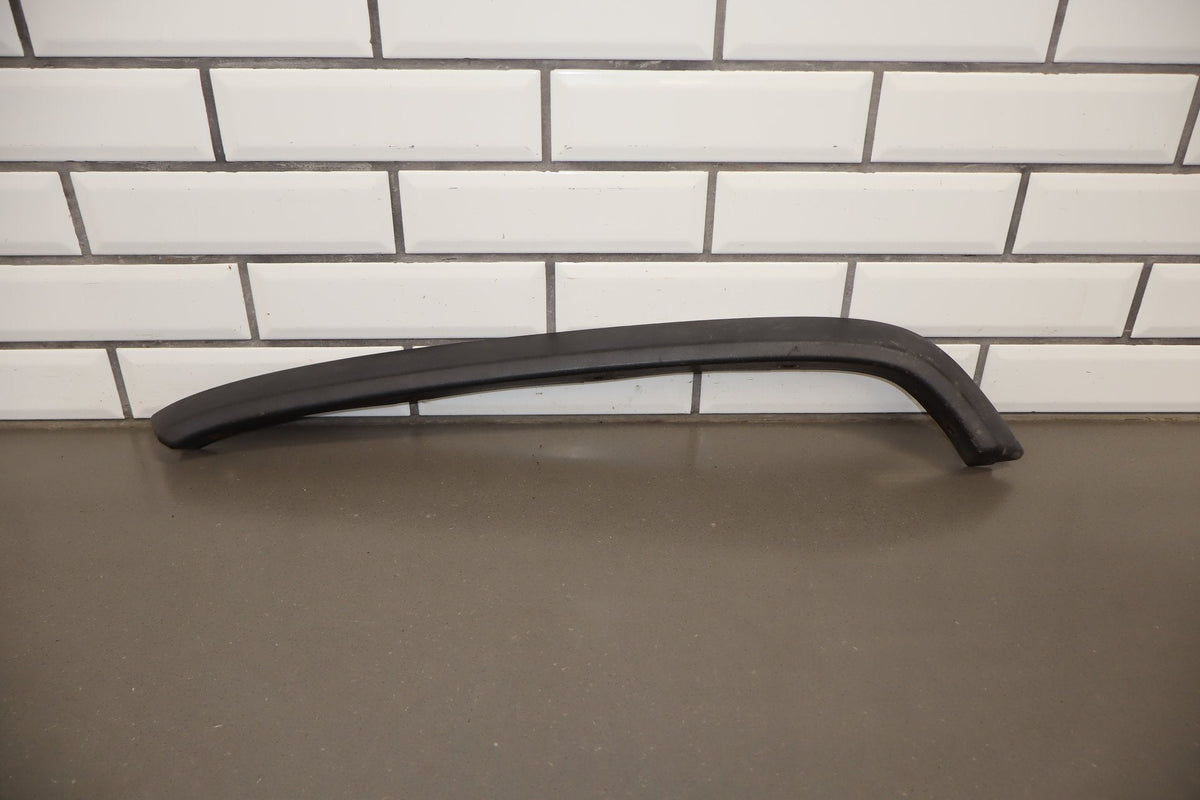2003-2009 Hummer H2- Right Front Hood Flare Moulding 15200467
