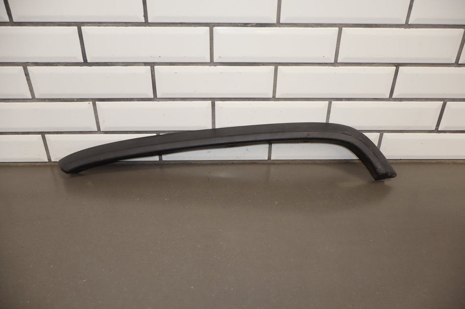 2003-2009 Hummer H2- Right Front Hood Flare Moulding 15200467