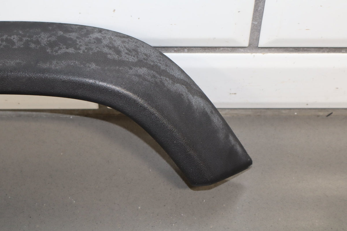 2003-2009 Hummer H2- Right Front Hood Flare Moulding 15200467