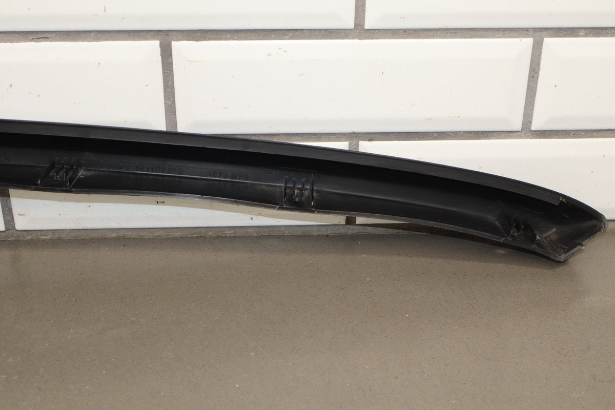 2003-2009 Hummer H2 - Right Front Hood Flare Moulding 15200467