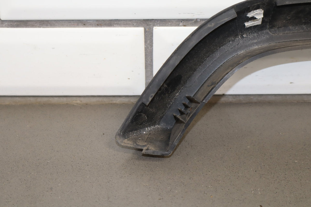 2003-2009 Hummer H2- Right Front Hood Flare Moulding 15200467