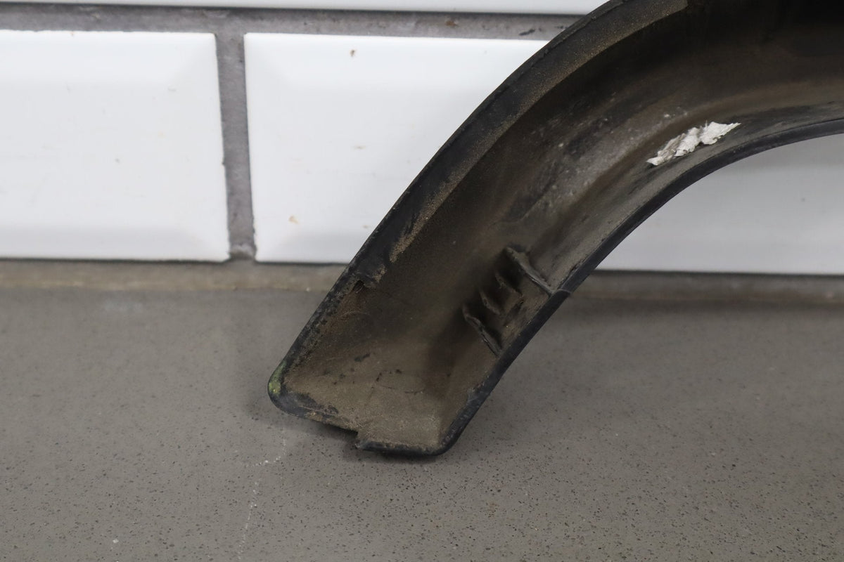 2003-2009 Hummer H2- Right Front Hood Flare Moulding 15200467