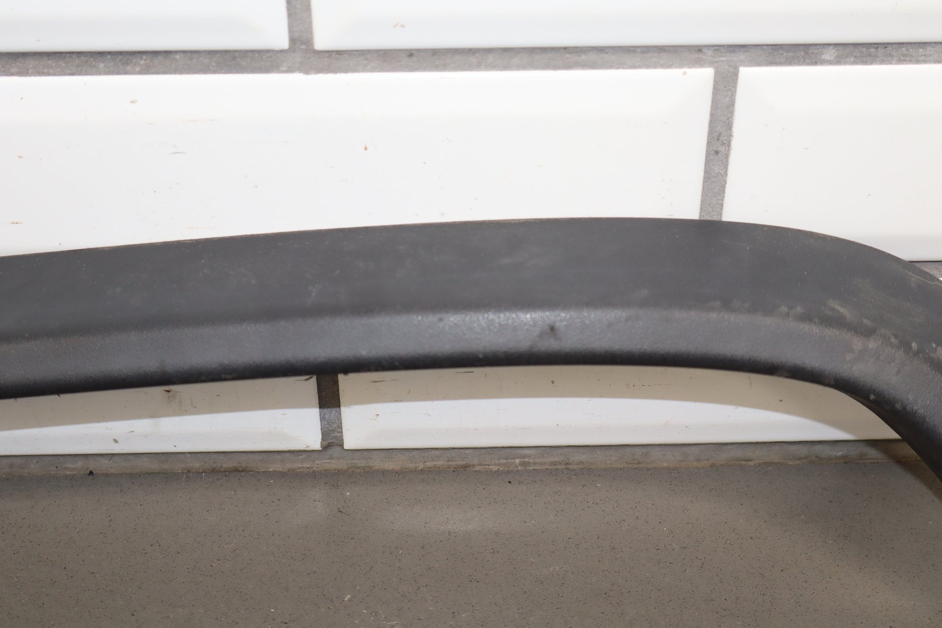 2003-2009 Hummer H2- Right Front Hood Flare Moulding 15200467