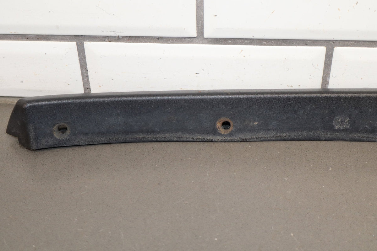 2003-2009 Hummer H2 - Right Front Hood Flare Moulding 15200467