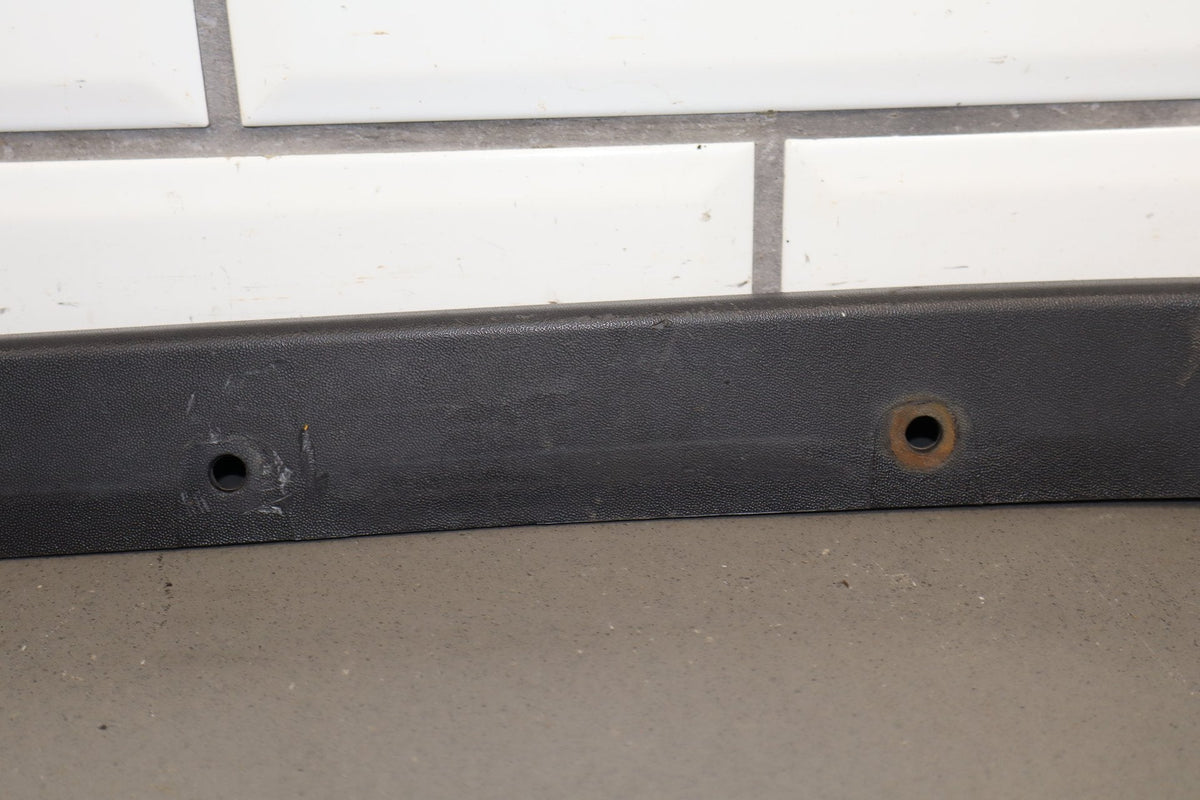 2003-2009 Hummer H2- Right Front Hood Flare Moulding 15200467