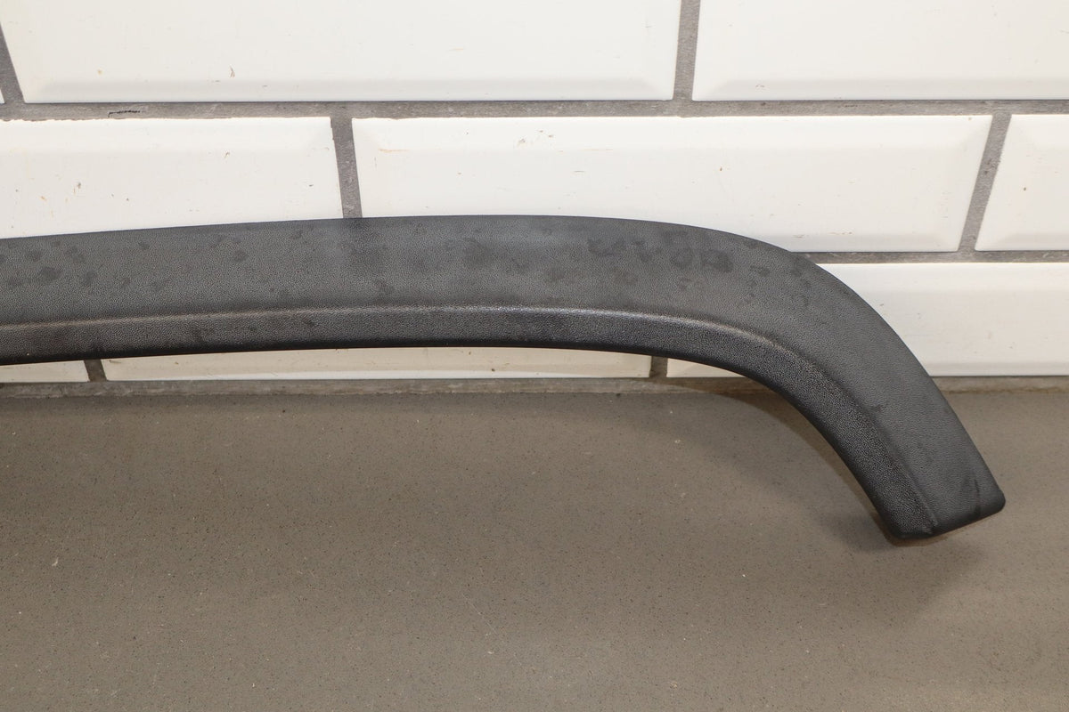 2003-2009 Hummer H2 - Right Front Hood Flare Moulding 15200467