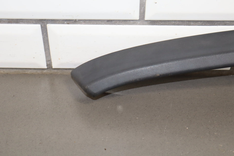 2003-2009 Hummer H2- Right Front Hood Flare Moulding 15200467
