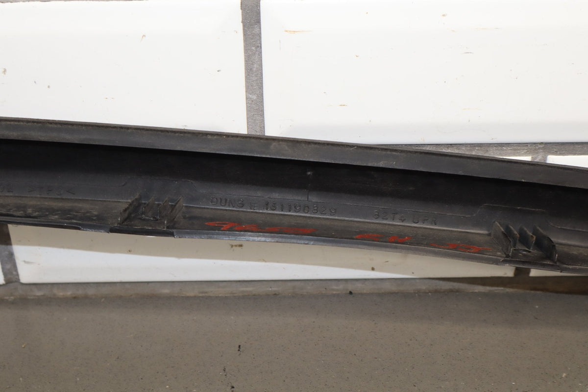 2003-2009 Hummer H2- Right Front Hood Flare Moulding 15200467