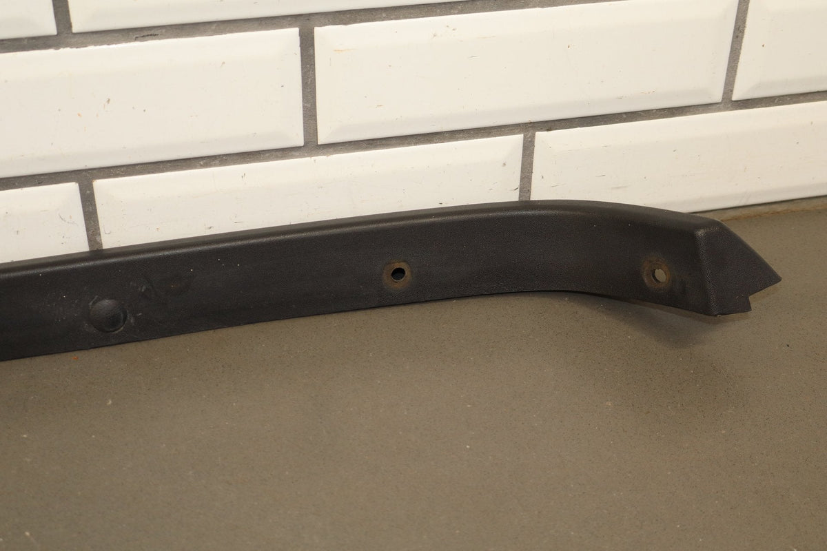 2003-2009 Hummer H2 - Right Front Hood Flare Moulding 15200467