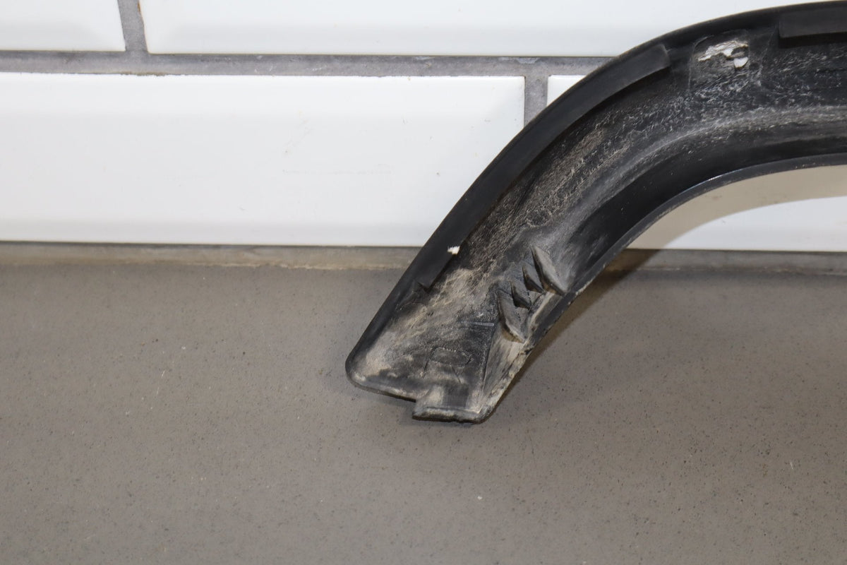 2003-2009 Hummer H2- Right Front Hood Flare Moulding 15200467