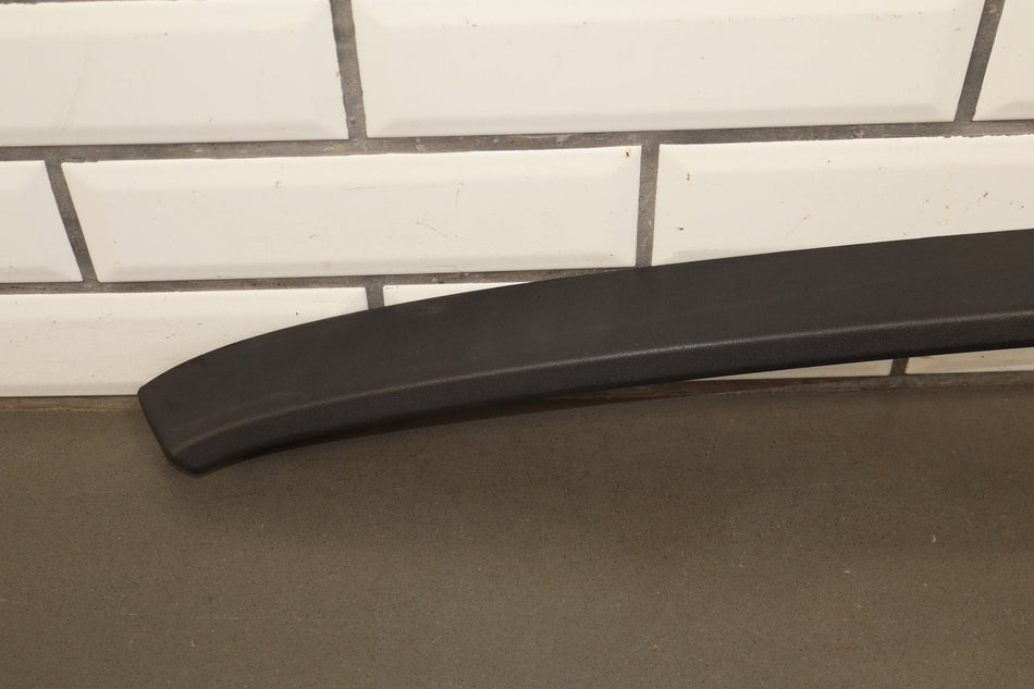 2003-2009 Hummer H2 - Right Front Hood Flare Moulding 15200467